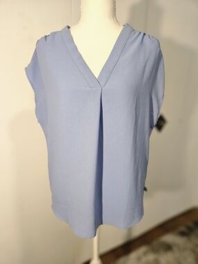 Banana Republic Blue V‑Neck Pleated Cap Sleeve Blouse